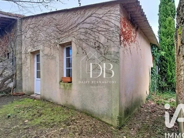 Terrain constructible 702 m²