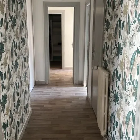 Beau T4 de 72 m², centre-ville, 1er étage