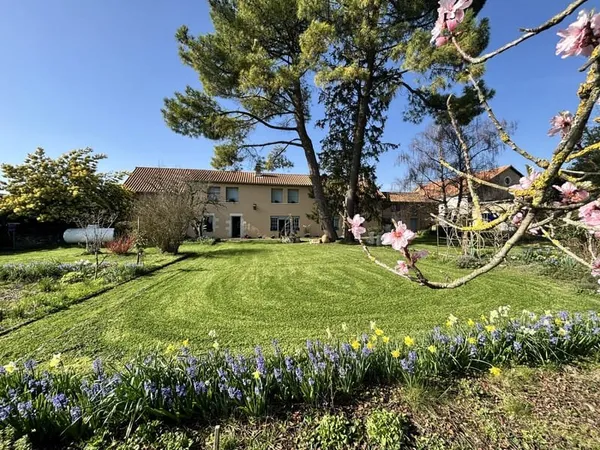 Maison 8 pièces 254 m²