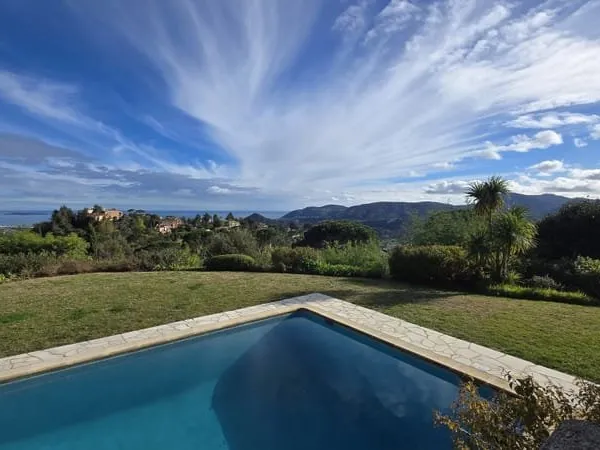 À vendre Mandelieu - Villa provençale de 5 chambres