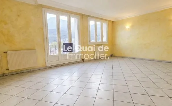 FONTAINE - T4 TRAVERSANT 64M² - DERNIER ÉTAGE AVEC VUE PA