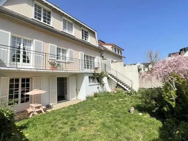 Maison 9 pièces 195 m²