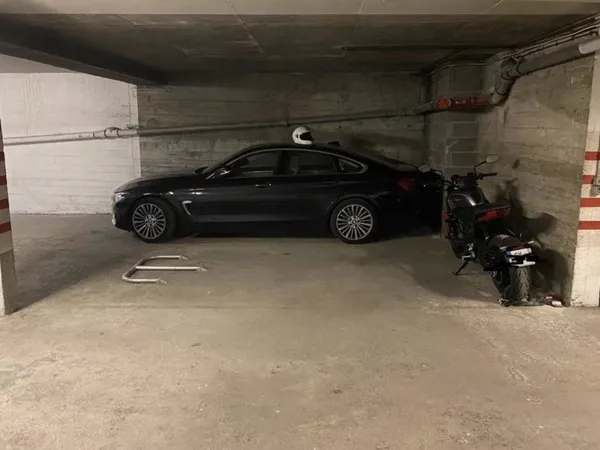 Parking moto ou scooter sécurisé en sous-sol