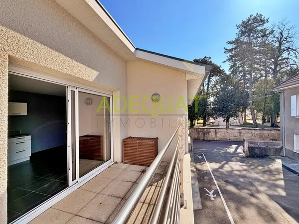BOURGOIN JALLIEU CENTRE, appartement T3 + 2 parkings + 1 cav