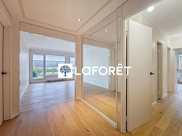 Appartement Noisy Le Roi 4 pièce(s) 110.55 m2