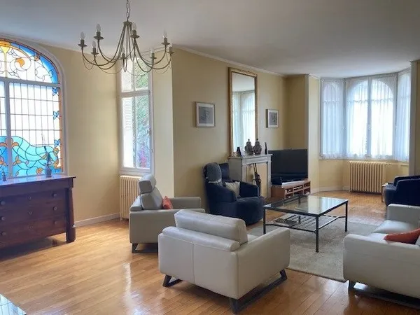 Maison 4 pièces 232 m²