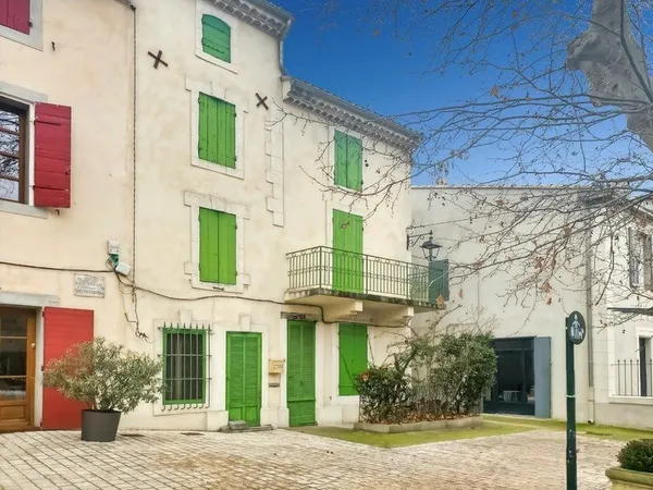 Maison de village à rénover - Fort potentiel - Coeur d'Eyguières 105m2