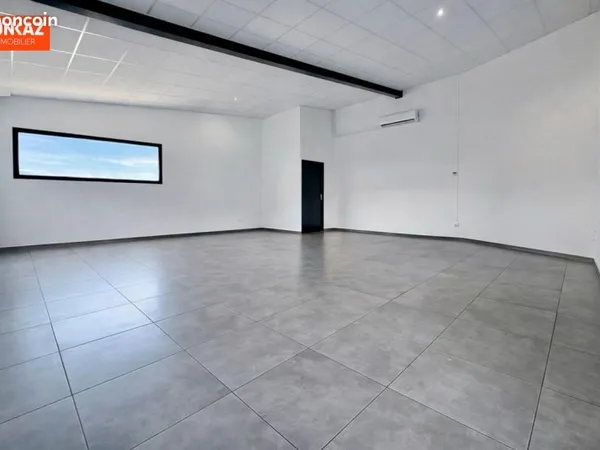 Local 152 m² SAINT PIERRE