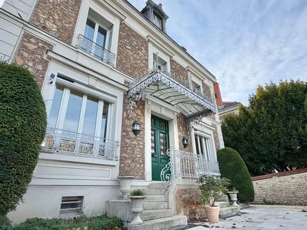 Maison Corbeil Essonnes 8 pièce(s) 209 m2