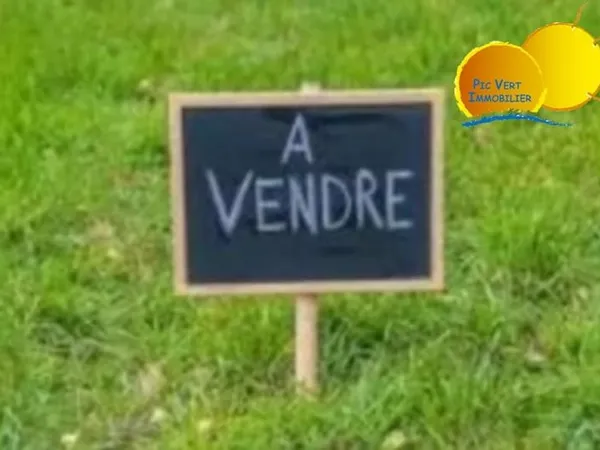 Terrain constructible non viabilisé de 1137 m².