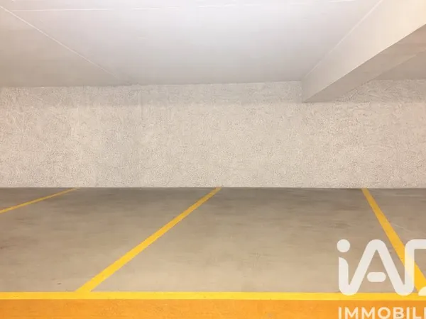 Parking 12 m²
