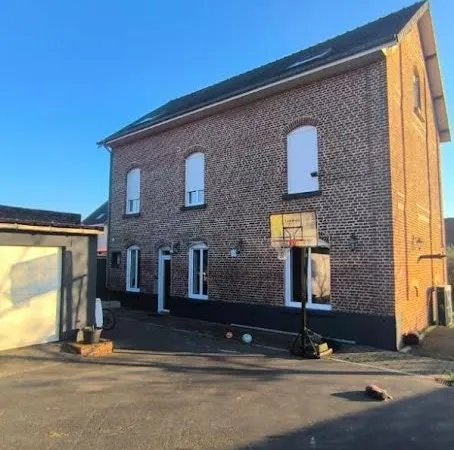 Propriété 9 pièces 201 m²