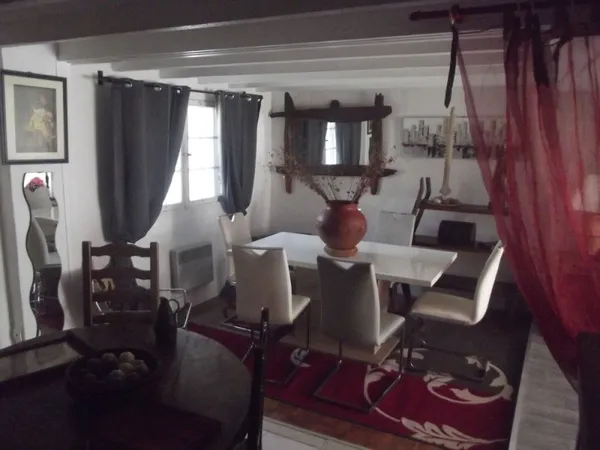 Maison F 5 ;3 chambres avec dépendance de 40 m2