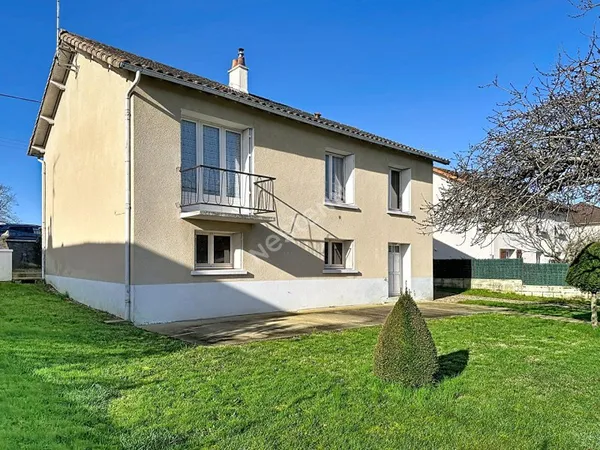 Charmante Maison à Vendre à Migné Auxances - 5 Pièces avec Jardin