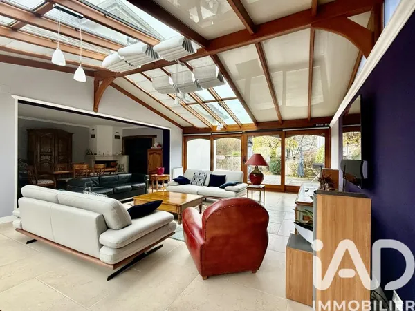 Maison 7 pièces 233 m²