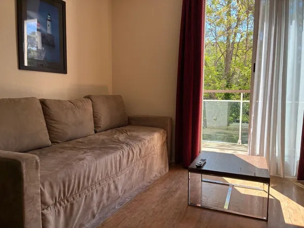 Antibes 2 pièces meublé avec balcon, parking et bail comme