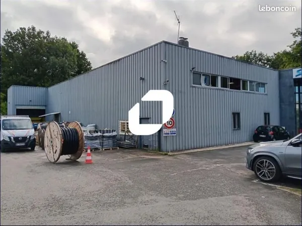 Bureau 1 000 m²