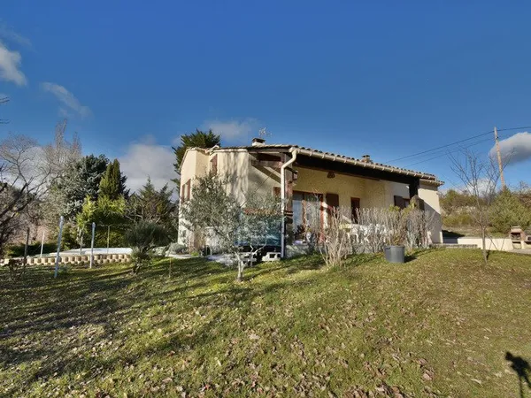 Dpt Alpes de Haute Provence (04), VILLA BIO-CLIMATIQUE en VIAGER occupé à AIGLUN 04510