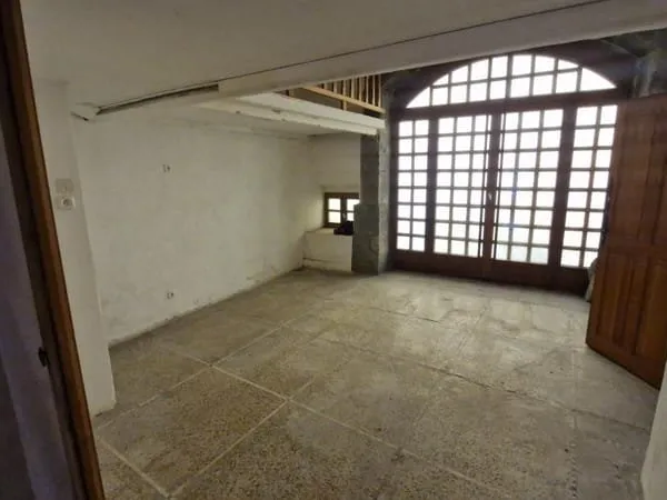 Appartement atypique avec jardin en rez-de-chaussée dans le centre de MONTFERRAND