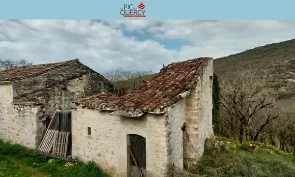Bâtisse en pierre à rénover