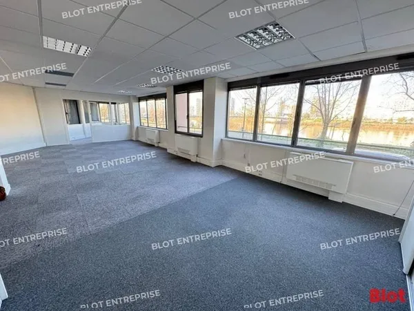 Bureaux 209 m²