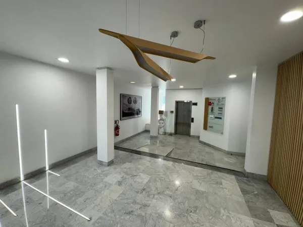 Bureaux 681 m²
