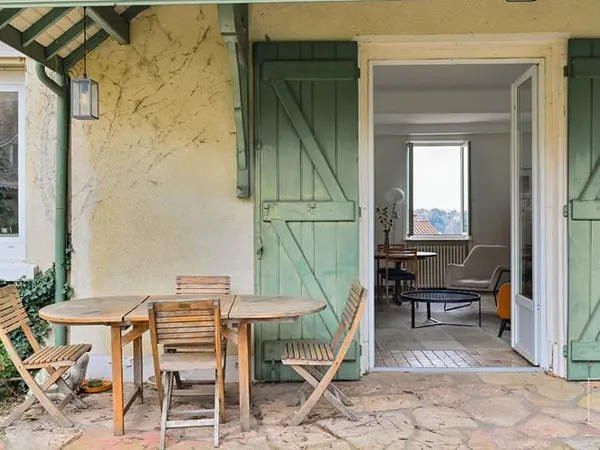 SAINT CYR AU MONT D'OR , Maison de charme de 214m² sur terrain clos de murs de 970m²