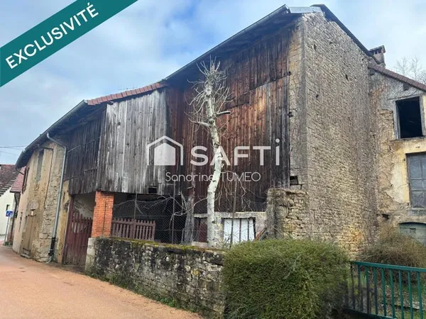 Maison en pierre et grange à restaurer
