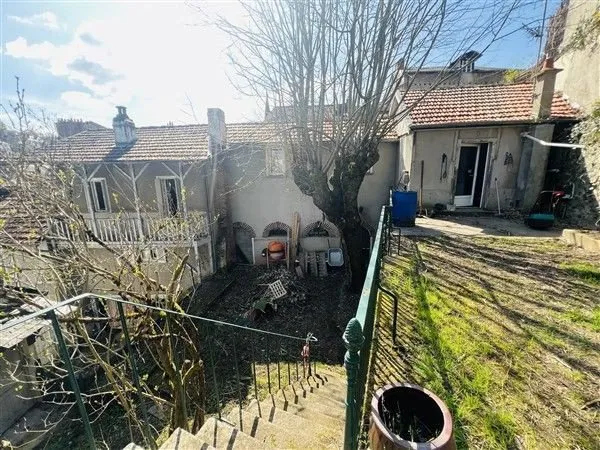 BEAU POTENTIEL DE RENOVATION