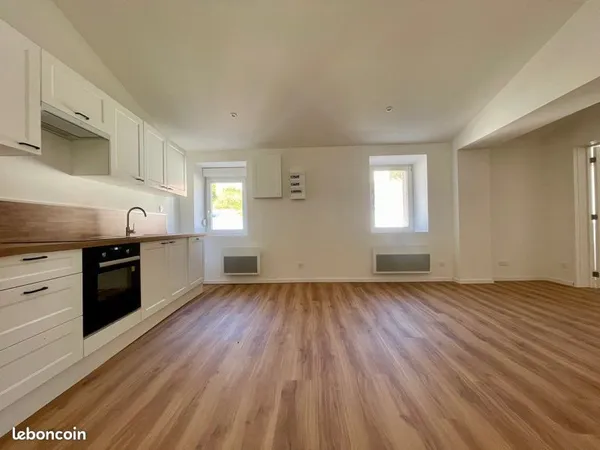 Appartement f3 refait à neuf rue des soupirs