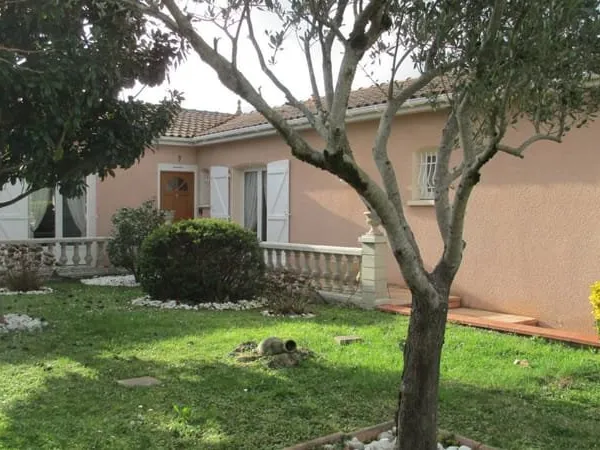 Quint-Fonsegrives: Villa T4/5 salon/séjour, 117m² hab, véranda et garage, sur terrain arboré