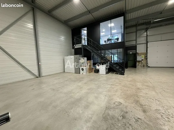 Local d'activité 225 m²