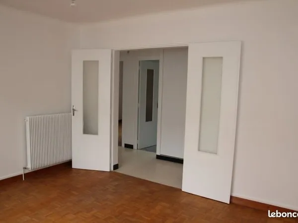 Quartier Procé / Zola - appartement 3 pièces + garage + cave