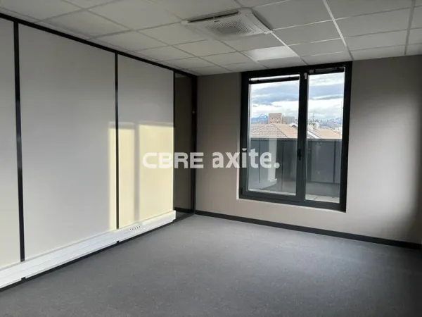 Bureau 360 m²