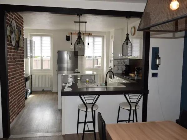 MAISON FAMILIALE AU CALME - 139 M² - 4 CHAMBRES - GRANDS VOLUMES