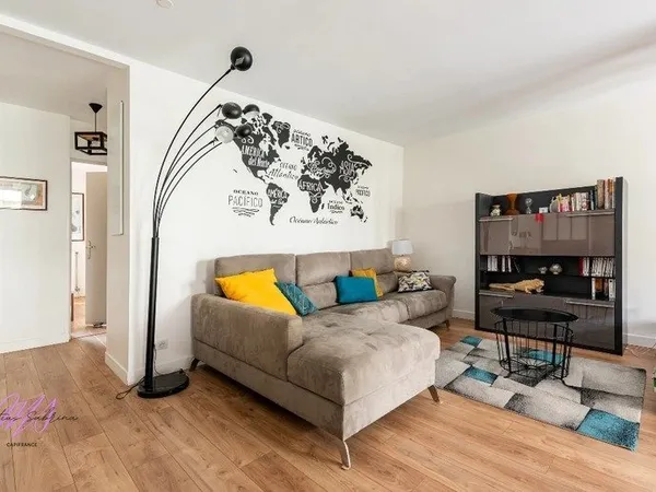 Appartement à vendre 3 pièces de 72.80 m² BONS EN CHABLAIS (74)