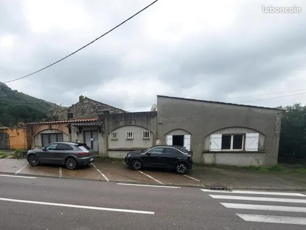 Maison de village 7 pièces 300 m²