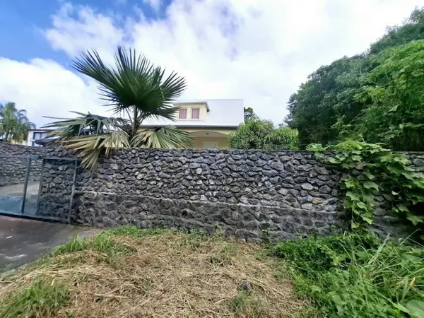 A VENDRE DIRECT IMMOBILIER MAISON TYPE F5 88M2 LE TAMPON