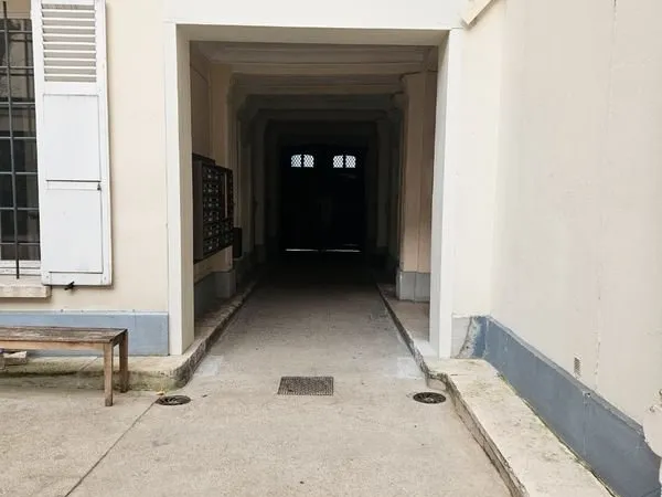 Parking cour interieure