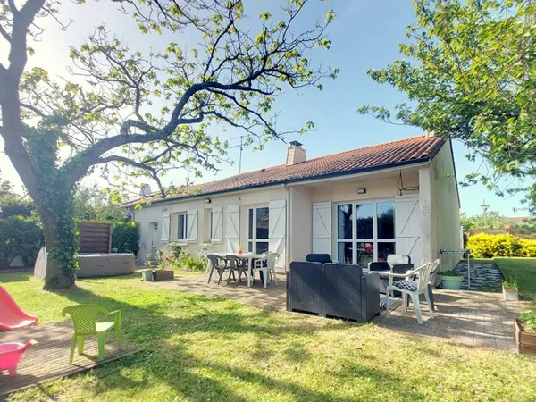 Maison de plain pied - centre bourg Le Loroux Bottereau - 4 pièce(s) - 97 m²