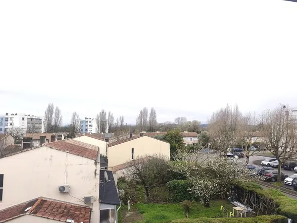 Grand T5 de 92 m2- 4 chambres - balcon- cave - Montélimar Pr