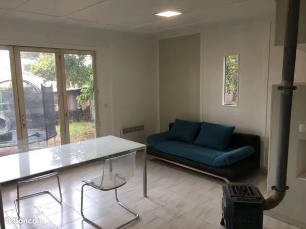 Local 50m2 bureau, atelier, labo, centre divers