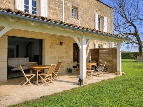 Demeure de charme avec piscine intérieure