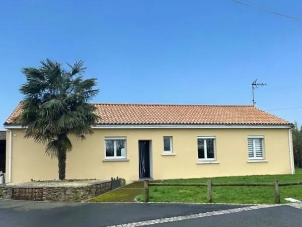 EN CAMPAGNE MAISON FAMILIALE PROCHE DU BOURG