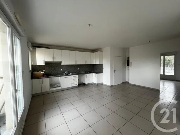Bâtiment 3 pièces 400 m²