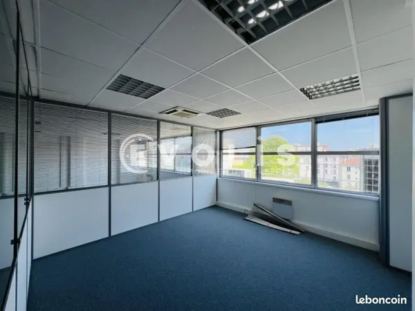 Bureaux 100 m²