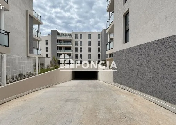 HYERES CENTRE, PLACE DE PARKING DOUBLE boxable