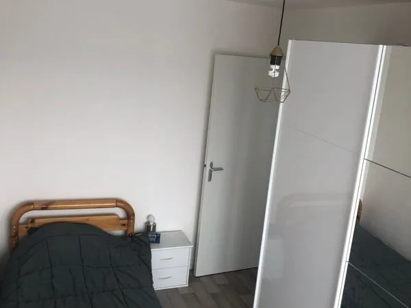 Chambre meublé