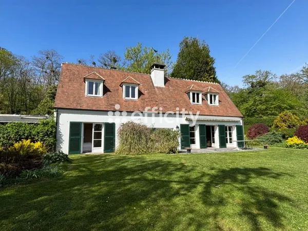 Maison 8 pièces 210 m²