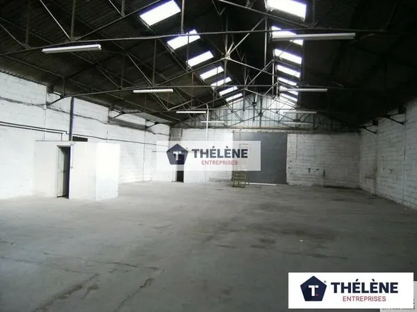 Local d’activité et entrepôt Location Valergues  450m² 2700€
